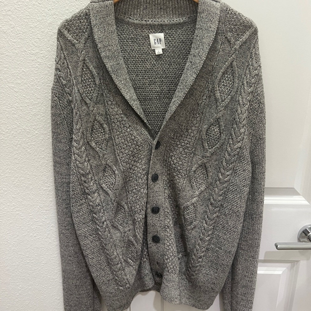 GAP Men's Gray Cable Knit Sweater